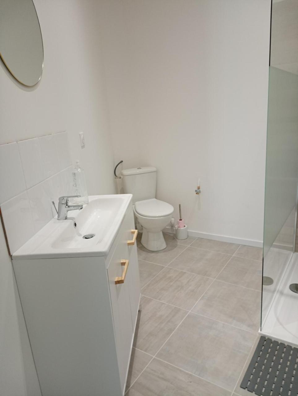 Appart Proche Toutes Commodites Souvigny ภายนอก รูปภาพ