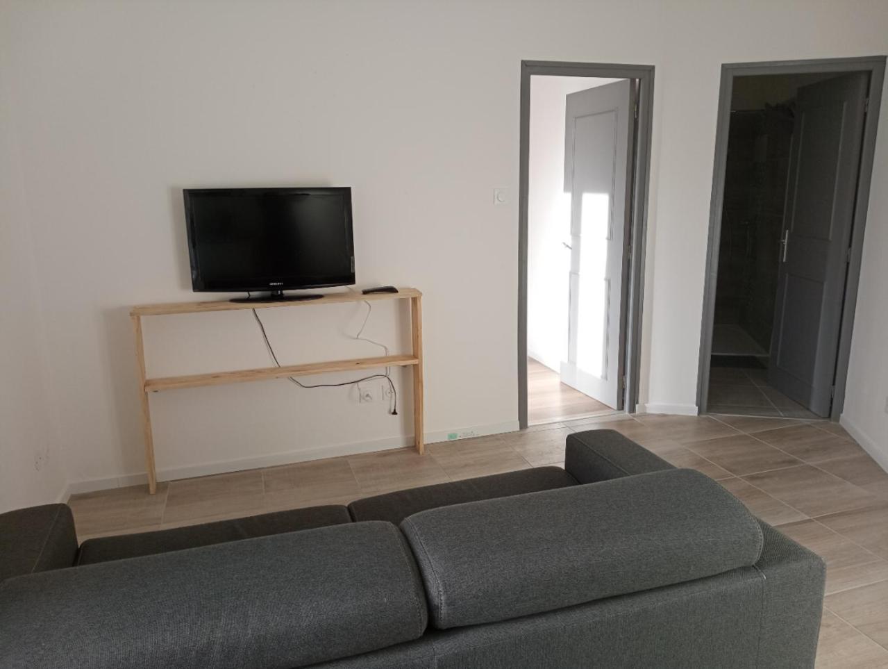 Appart Proche Toutes Commodites Souvigny ภายนอก รูปภาพ