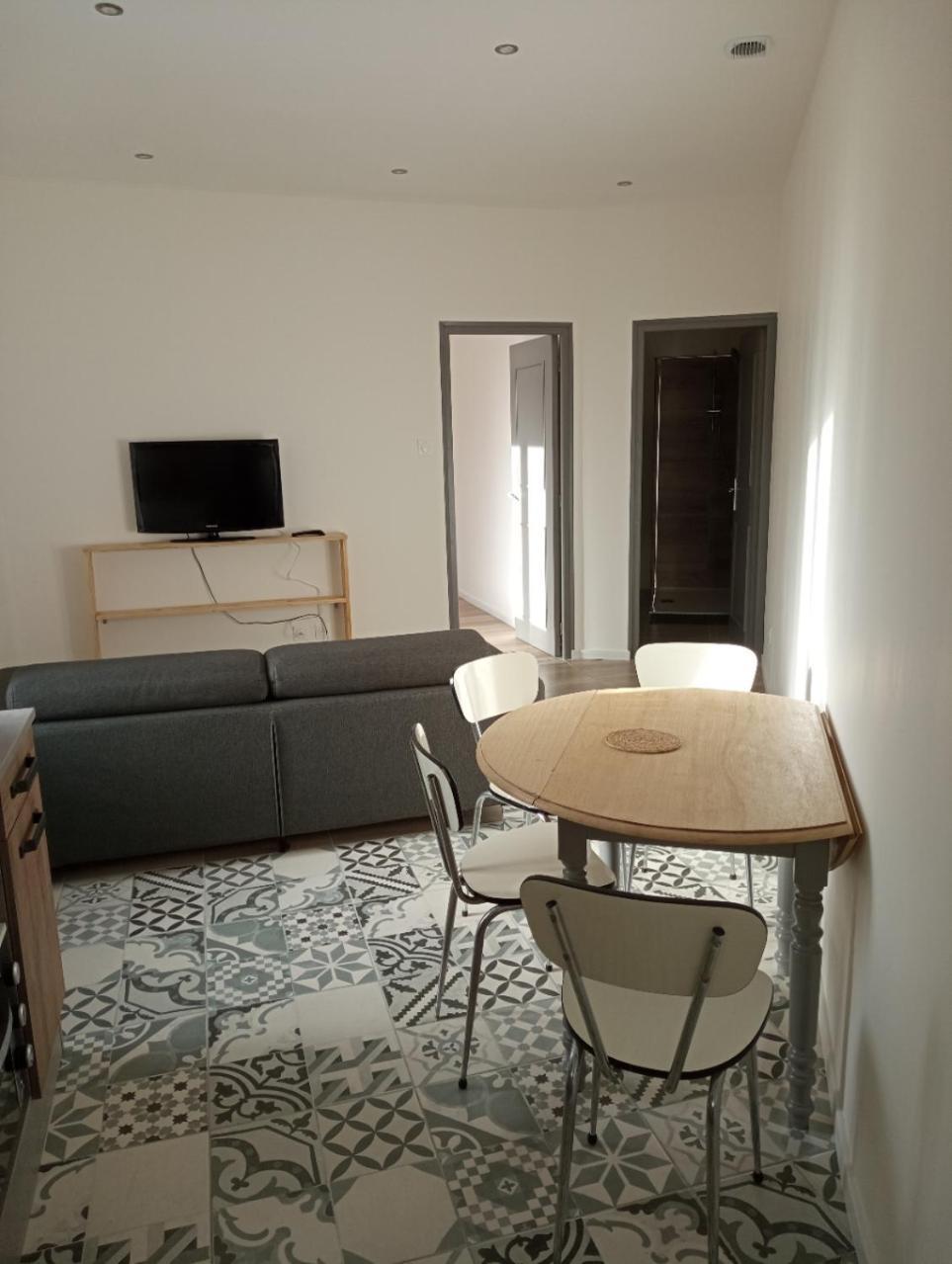 Appart Proche Toutes Commodites Souvigny ภายนอก รูปภาพ